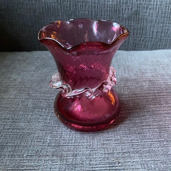 Vtg cranberry glass bud vase w/ applied clear band